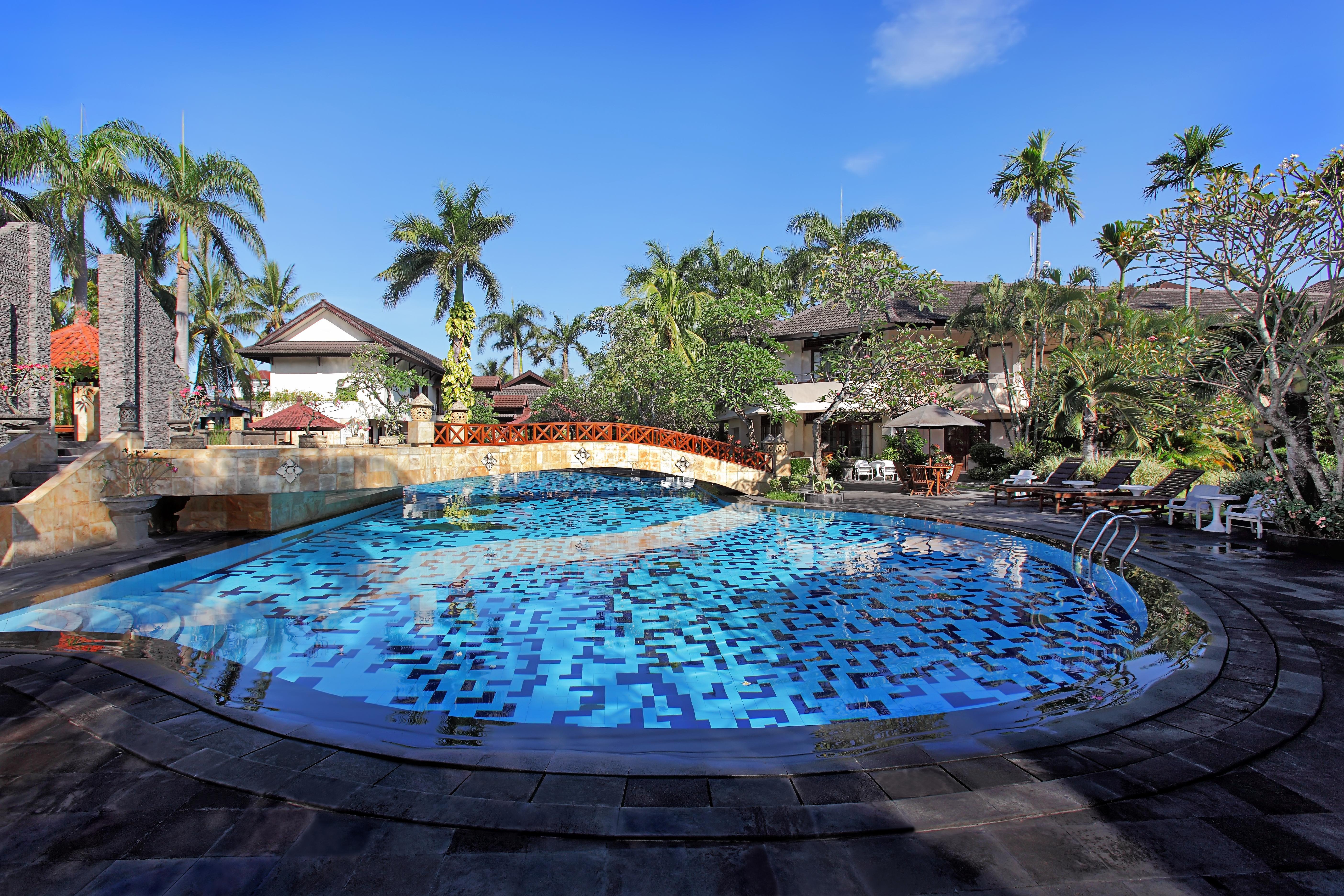 Lombok Raya Hotel Матарам Экстерьер фото