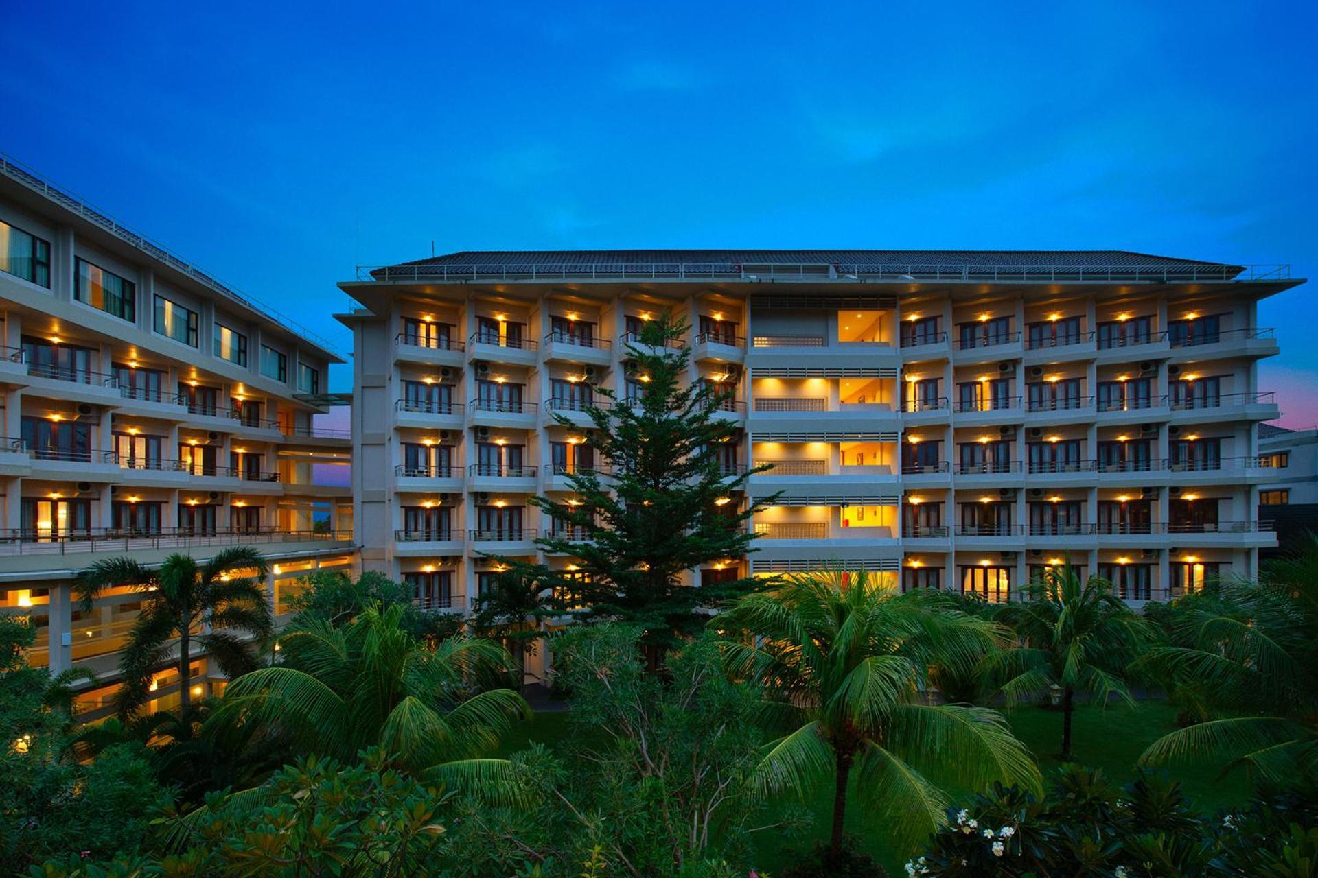 Lombok Raya Hotel Матарам Экстерьер фото