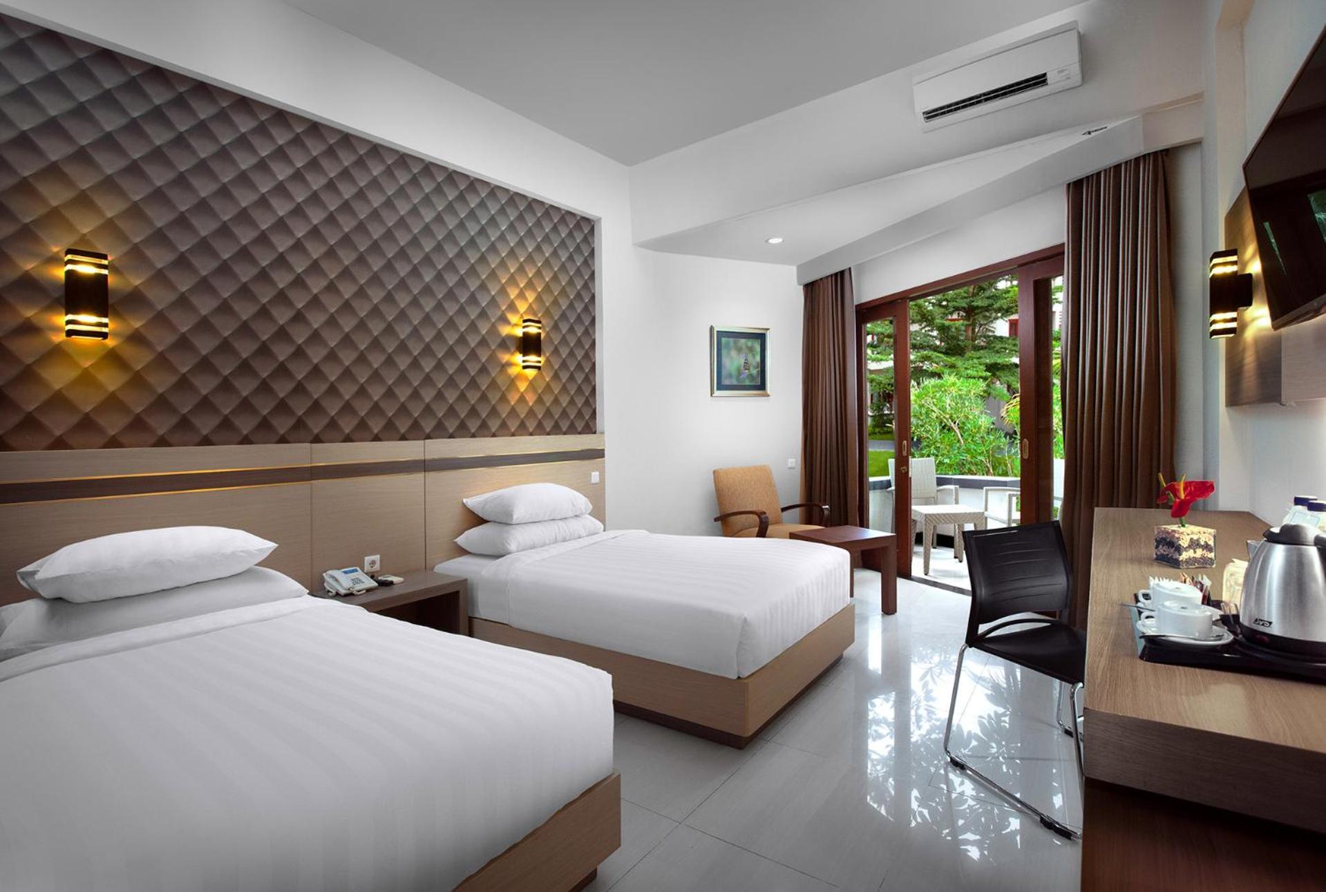 Lombok Raya Hotel Матарам Экстерьер фото