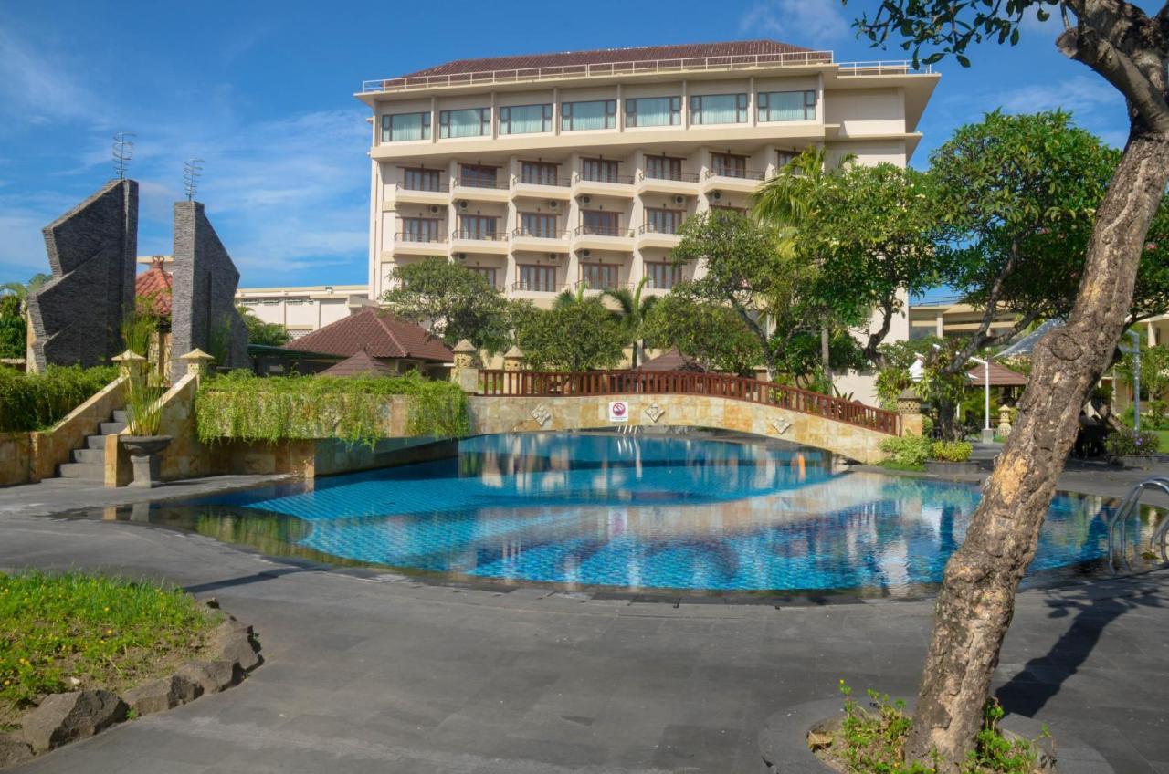Lombok Raya Hotel Матарам Экстерьер фото